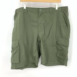 LL Bean Men Size XL Cargo Shorts 10" Green Nylon Quick Dry Hike Swim Unlined